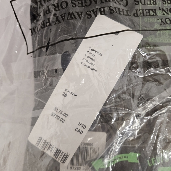 Levi's X Barbie Ferreira 501's Spitfire 90s Jeans in Distressed Black Sz 28 NWT - Picture 12 of 12